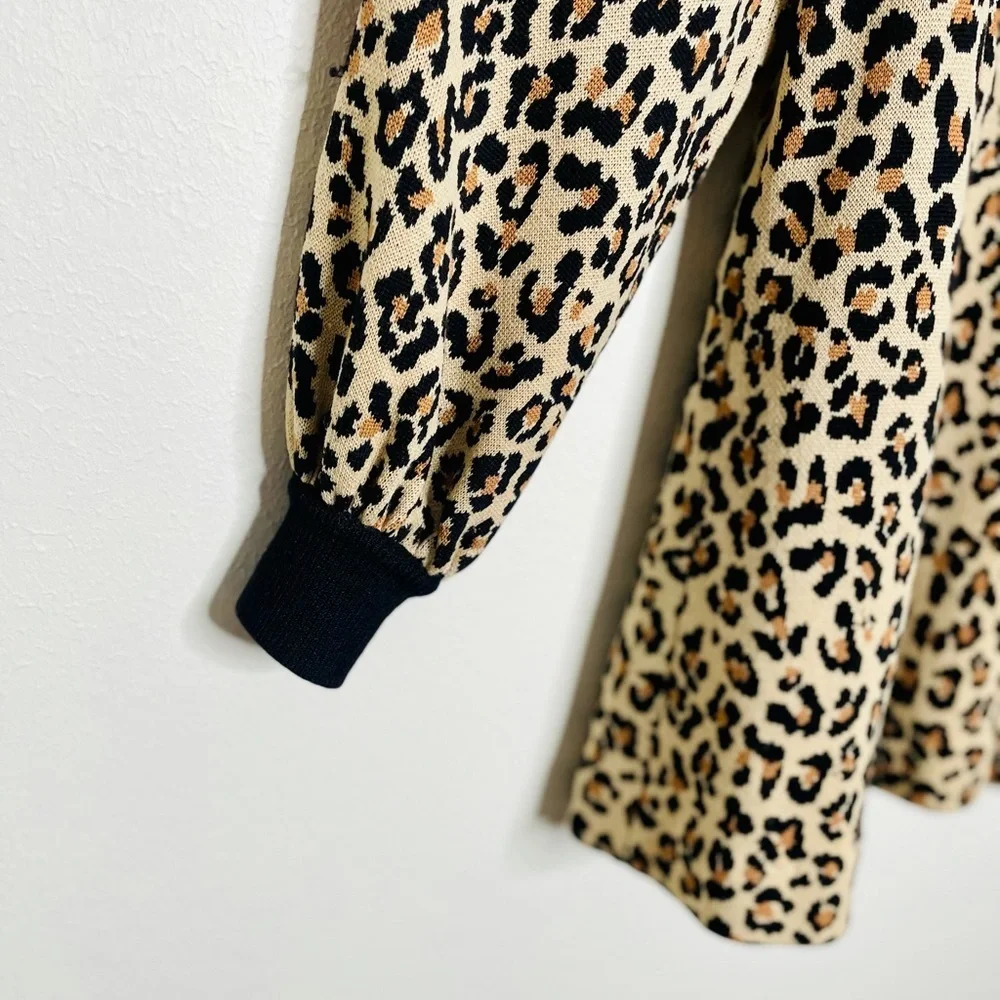 St. John Separates Leopard Button down Sweater‎ Coat